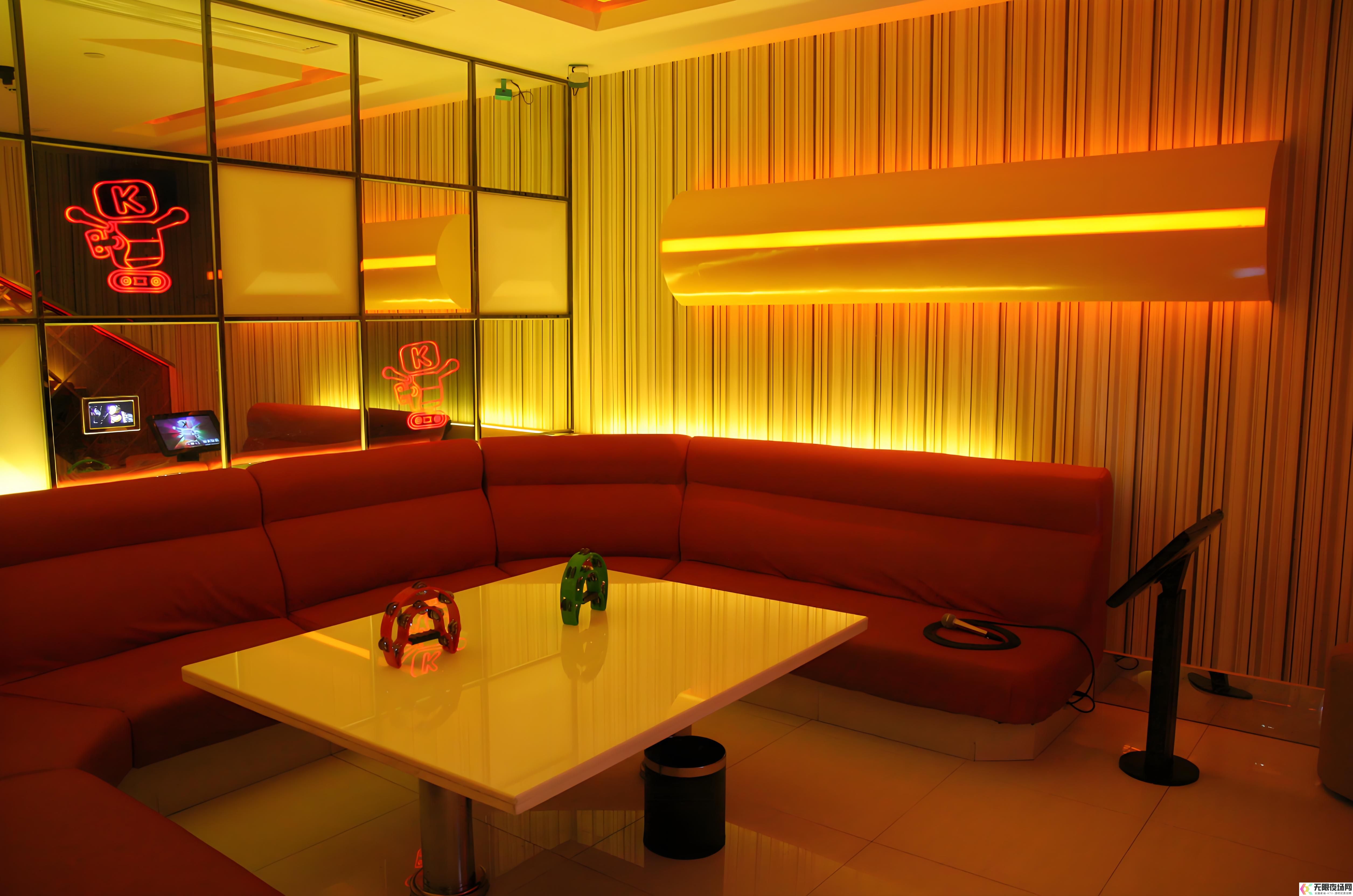 郑州市中心高端会所诚聘精英，职等你来！